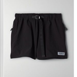 Aritzia tna utility shorts
